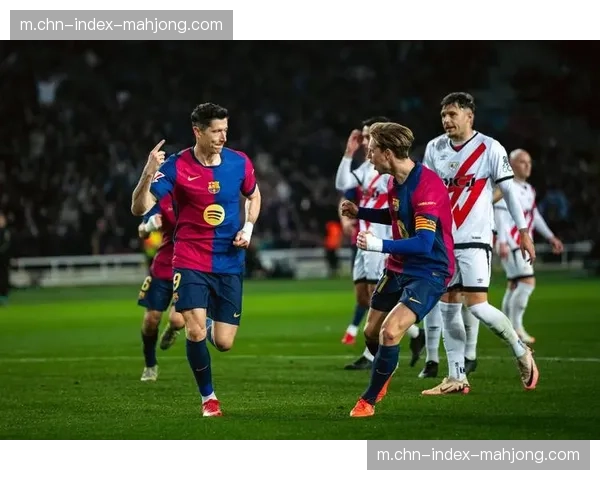 德弗鲁托斯先拔头筹越位被吹，巴列卡诺前锋效率起伏明显